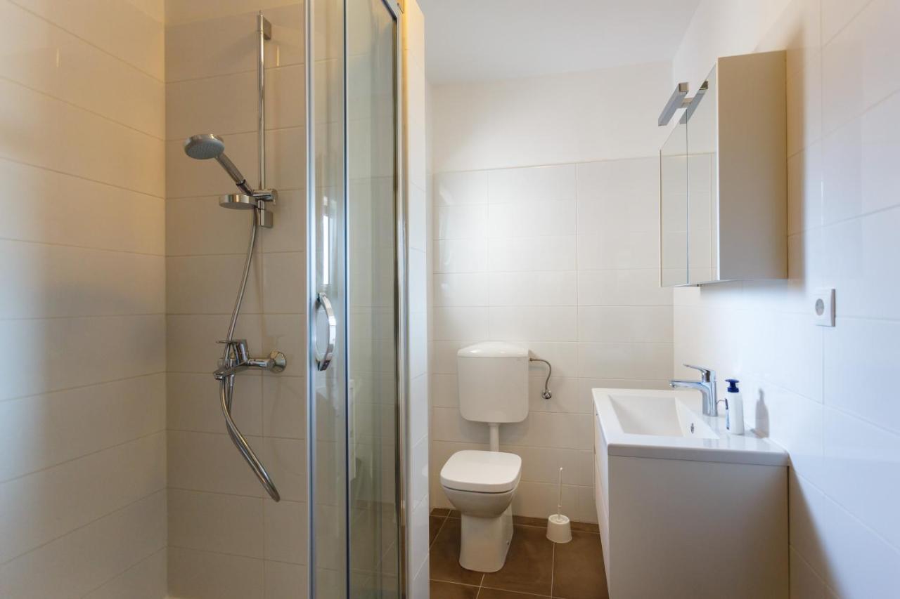 Villa Mirela Apartment Vrbnik Kültér fotó