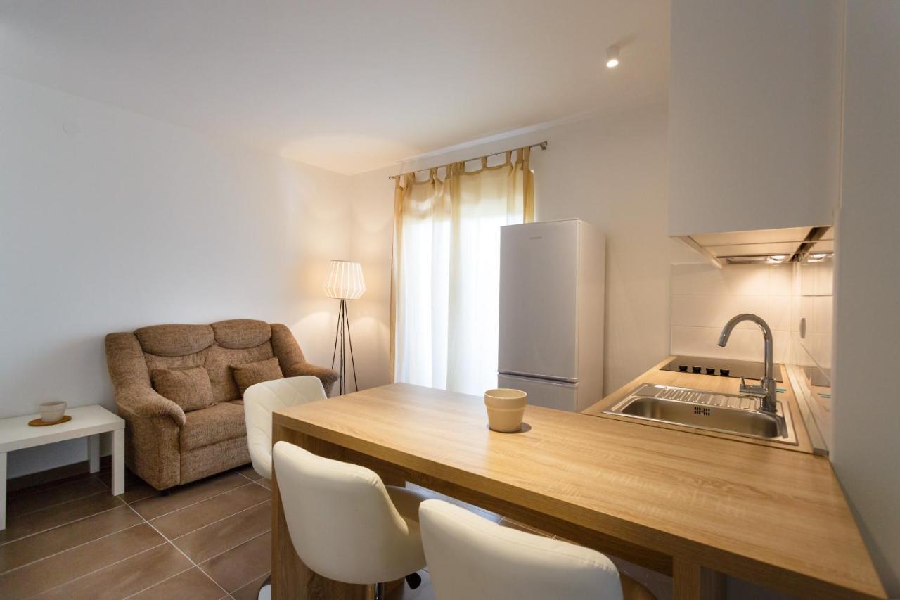 Villa Mirela Apartment Vrbnik Kültér fotó
