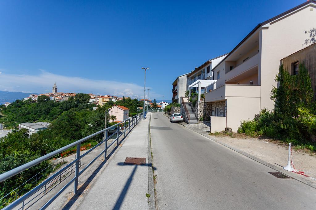 Villa Mirela Apartment Vrbnik Kültér fotó