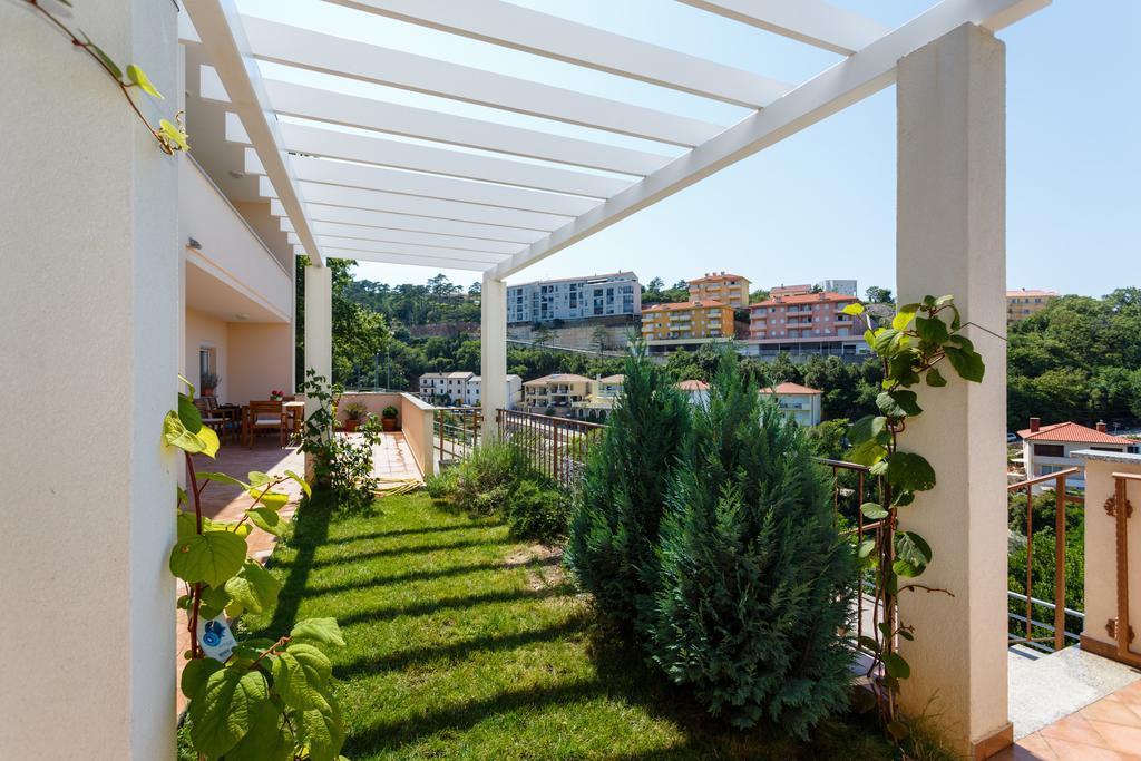 Villa Mirela Apartment Vrbnik Kültér fotó