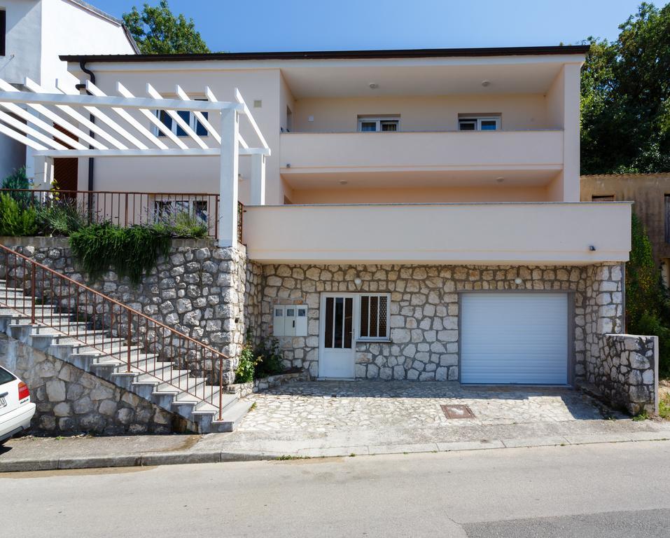 Villa Mirela Apartment Vrbnik Kültér fotó
