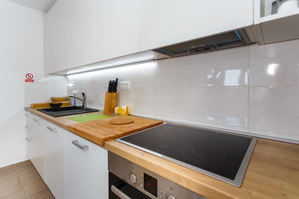 Villa Mirela Apartment Vrbnik Kültér fotó