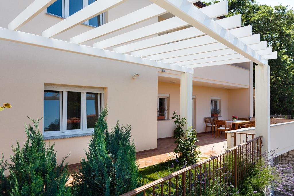 Villa Mirela Apartment Vrbnik Kültér fotó